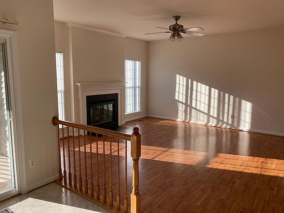 3rd image of 17637 Marsh Harbor Ln