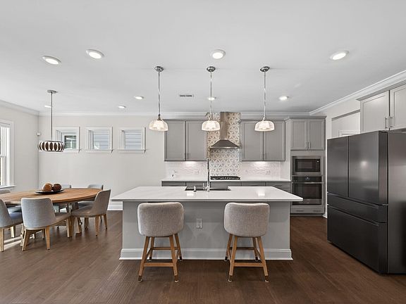 2nd image of 1234 Ballerina Ln