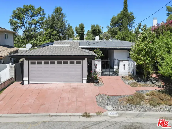 22631 Cavalier St, Woodland Hills, CA 91364