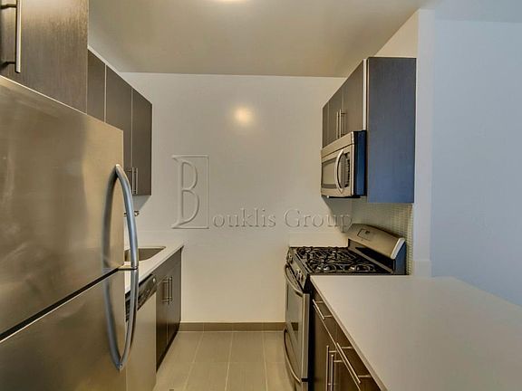 4th image of 200 Water St APT 313