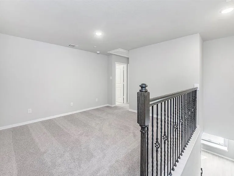 8046 Scanlan Trce — Photo 11