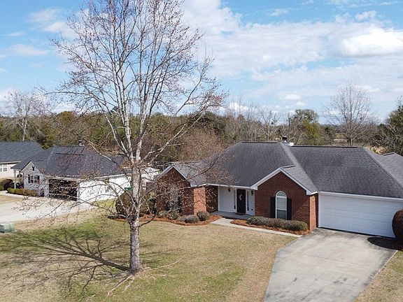 3rd image of 109 Oakwood Ct