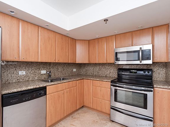 3rd image of 20505 E Country Club Dr APT 831