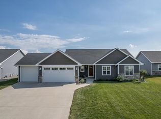 2067 W Heron Ln, Appleton, WI 54913