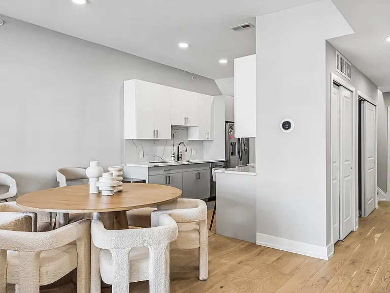 700 Moyer St — Photo 8