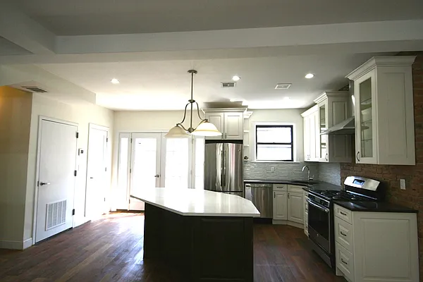 Rented by Rental Solutions Inc | media 18