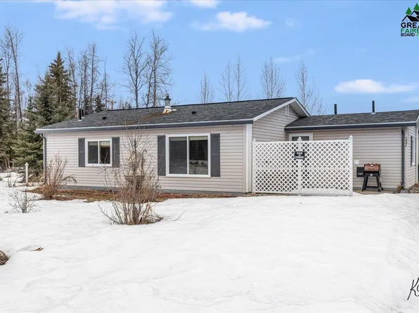 2442 Bradway Rd, North Pole, AK 99705