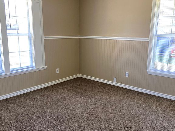 5th image of 725 White St