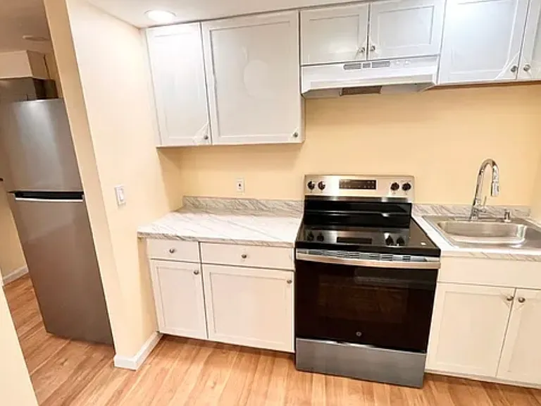 409 Temple St #B — Photo 1
