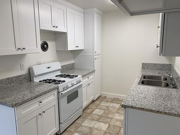 3rd image of 1015 W E St APT D