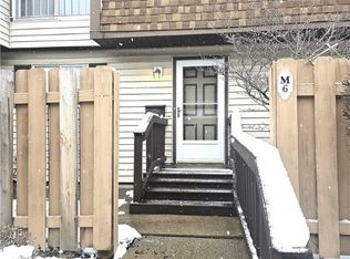 6466 Concord Dr #M6, Parma, OH 44134