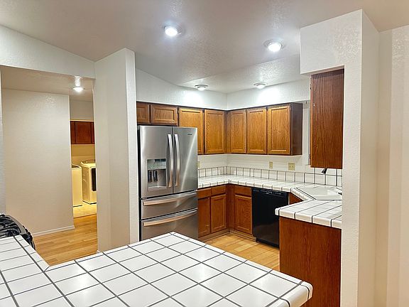 2nd image of 5189 Orinda Dr