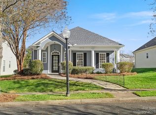 12916 Park Crescent Cir, Pineville, NC 28134