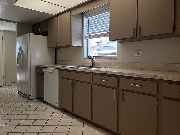 3rd image of 769 91st Ave N