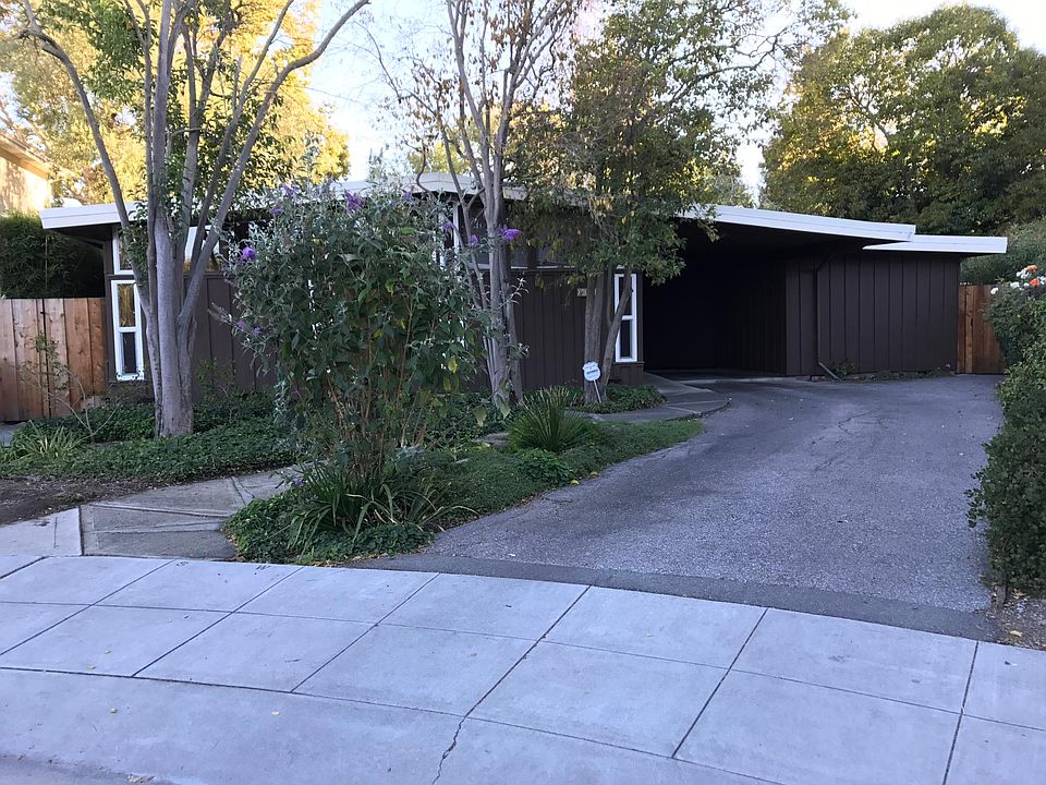 1st image of 958 Lawrence Ln