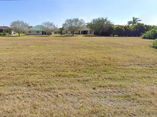 207 NW 27th Ave, Cape Coral, FL 33993