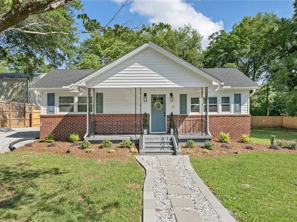 5 Spring St, Pelzer, SC 29669