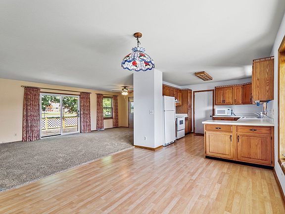 3rd image of 1904 Lincoln Ave