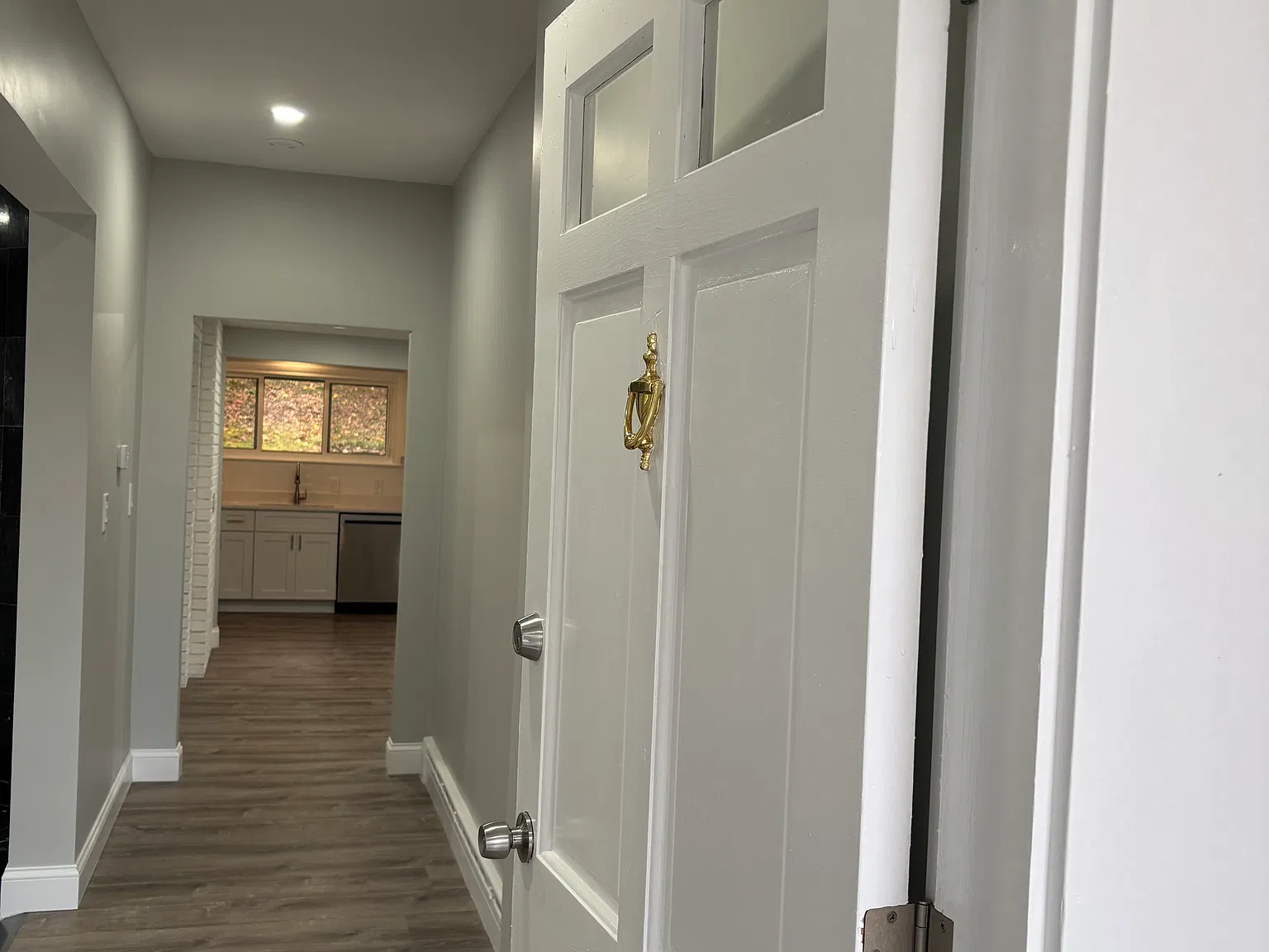 3 bed, 1.5 bath, 1250 sqft, $2,800 — Photo 2