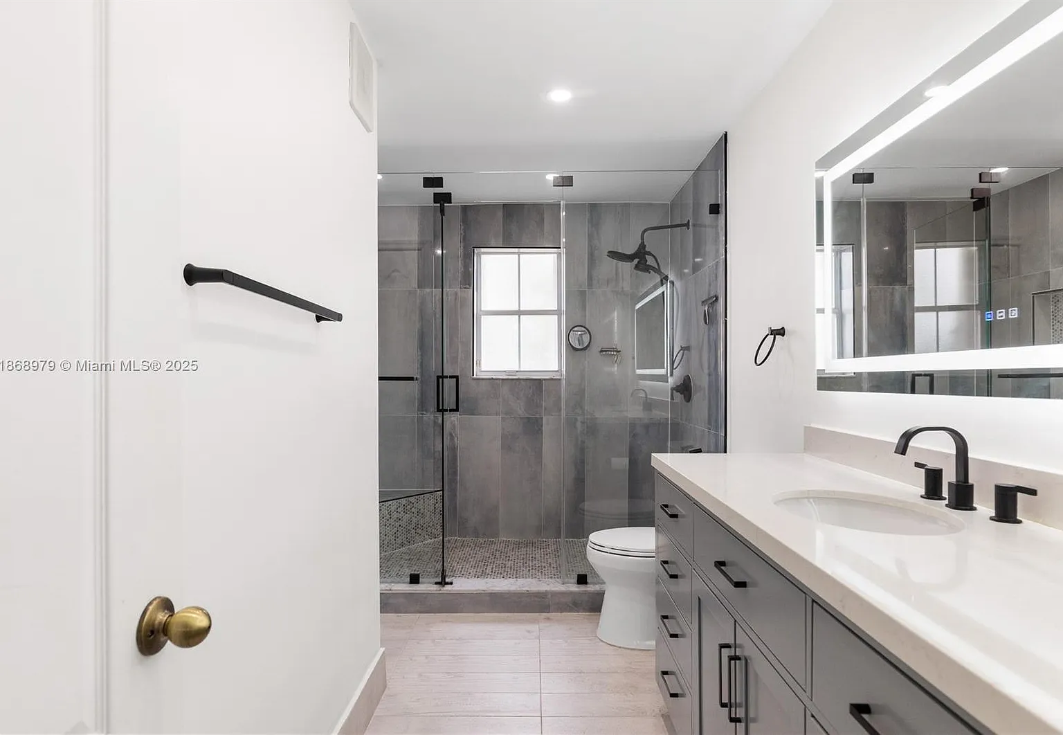 4 bed, 2007 sqft, $3,900 — Photo 3