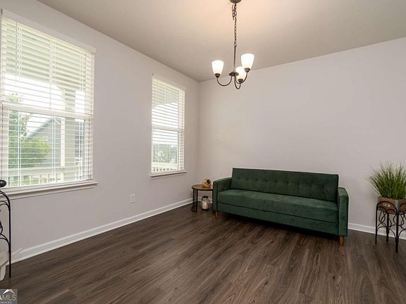 5th image of 17 Ridgeline Way NW