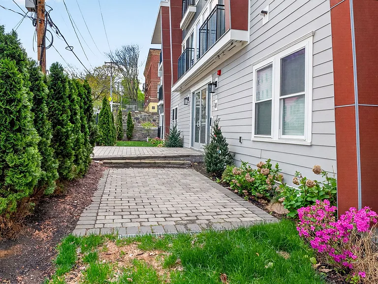 21 Glen Rd #13 — Photo 11