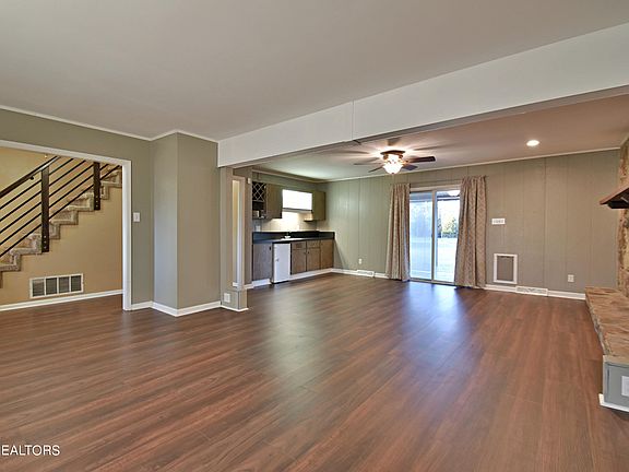 5th image of 10705 Alameda Dr