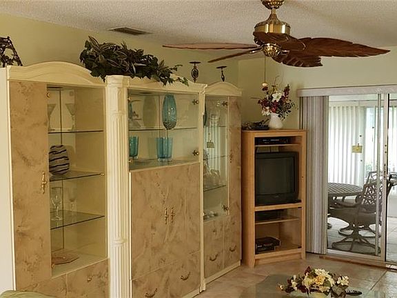 4th image of 2430 Golf Course Dr #706