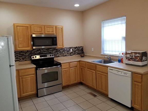 3rd image of 2022 N Woodstock St APT 1