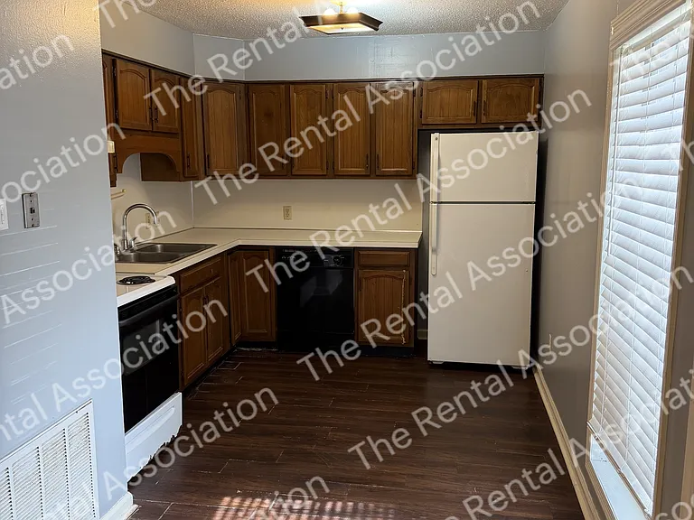 3018 Zachry Ave — Photo 2