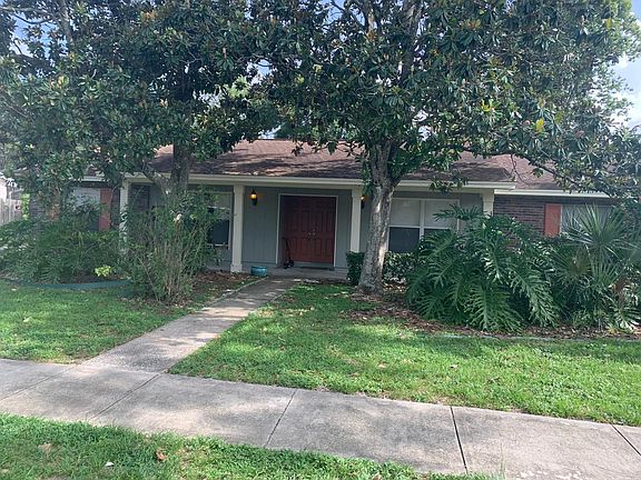 Street view house has new paint and front seating area