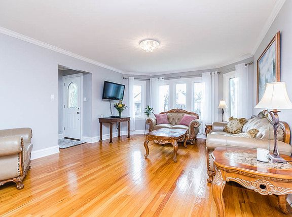 3rd image of 6334 W Warwick Ave