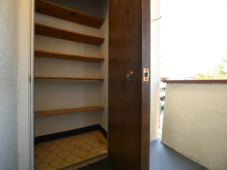 65 Thornton St — Photo 3