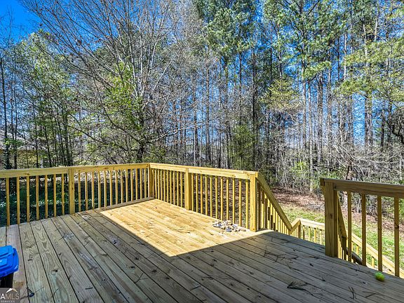 3rd image of 4808 Woodlands Pkwy
