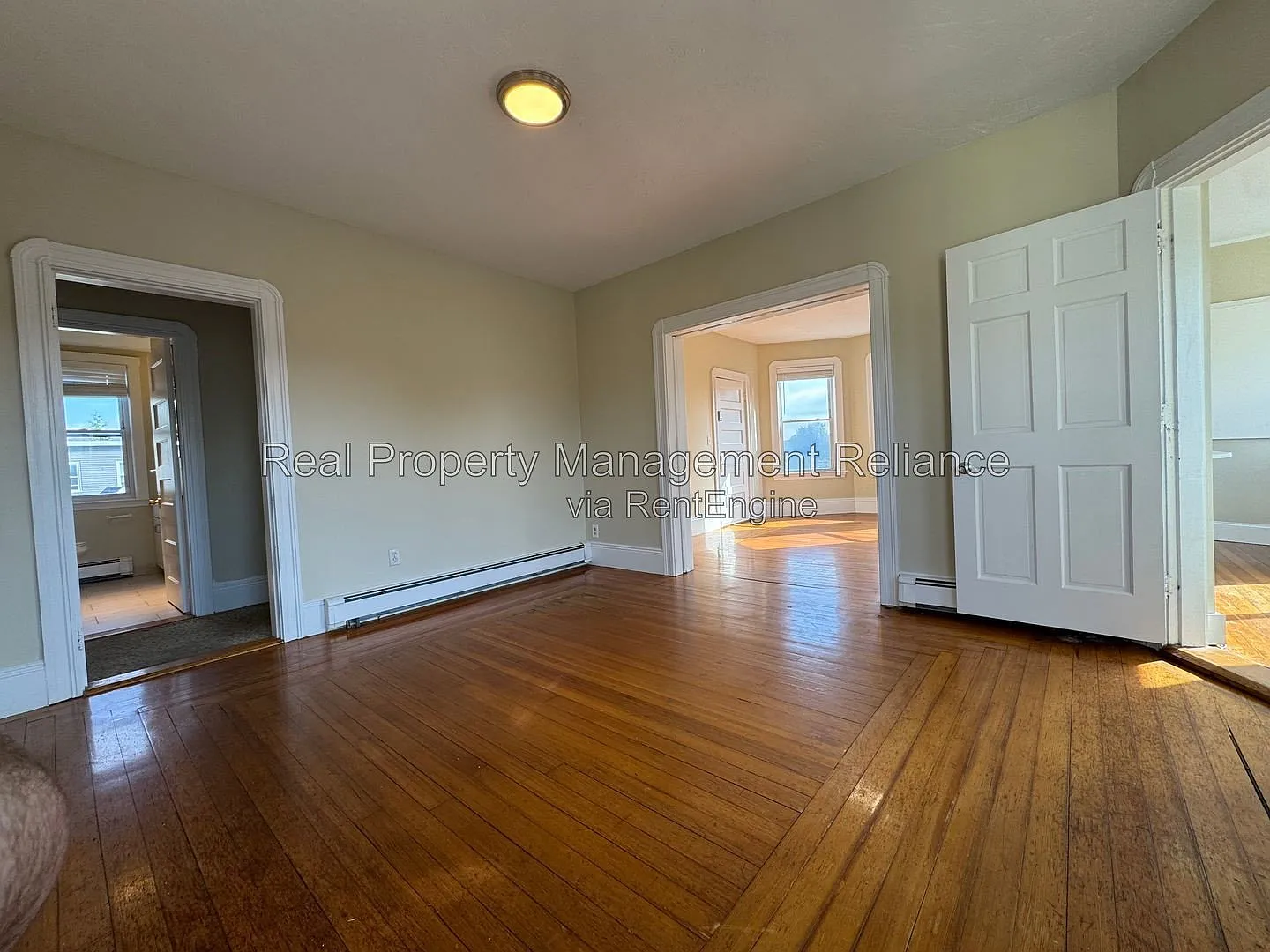 3 bed, 1.0 bath, 1250 sqft, $2,650 — Photo 4