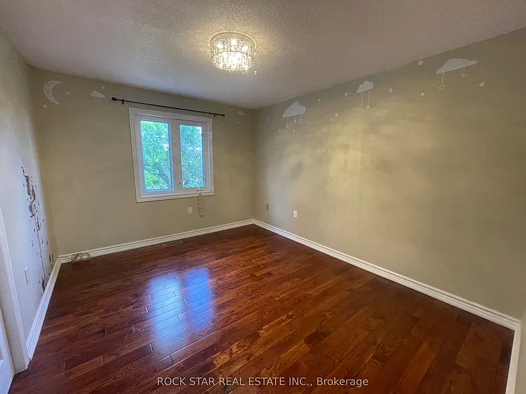 106 Milbourne Cres — Photo 23
