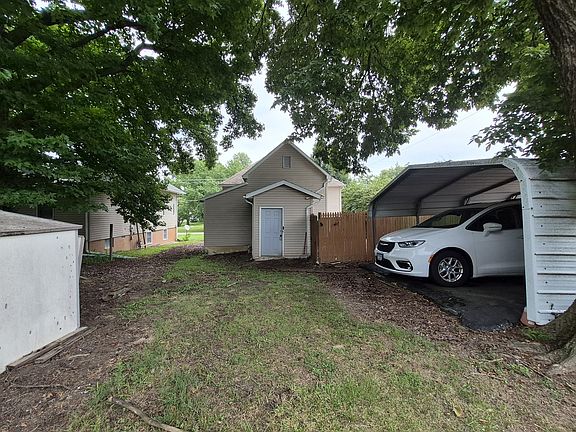 4th image of 207 S Emma St