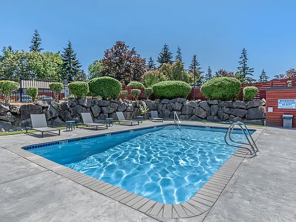 Relaxing Poolside Escape at Mariposa Apartments