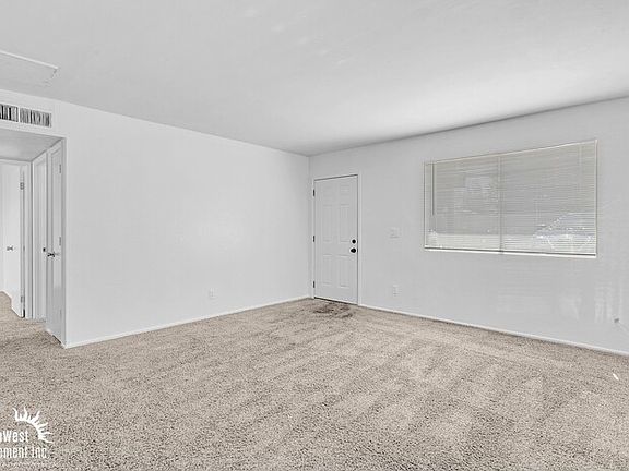 4th image of 2209 W Belmont Ave APT 1