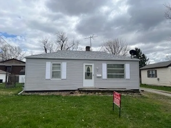 5 Southampton Ct, Newton, IA 50208