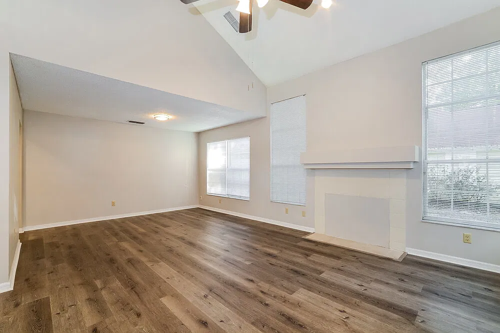 4 bed, 2.5 bath, 1906 sqft, $2,480 — Photo 4