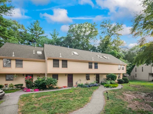 26 Greenwood Vlg S #26, North Easton, MA 02356