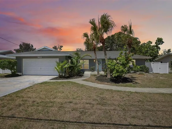 9622 Oakhurst Rd, Seminole, FL 33776