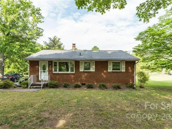 7605 Summerfield Rd, Summerfield, NC 27358