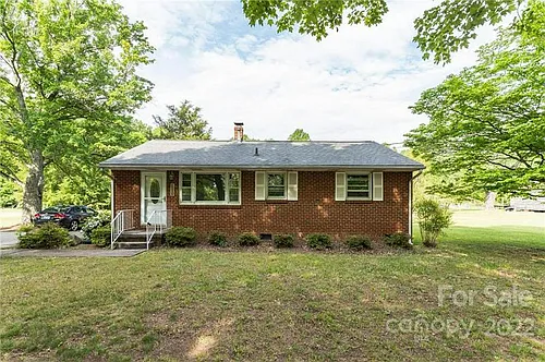 7605 Summerfield Rd Photo 1