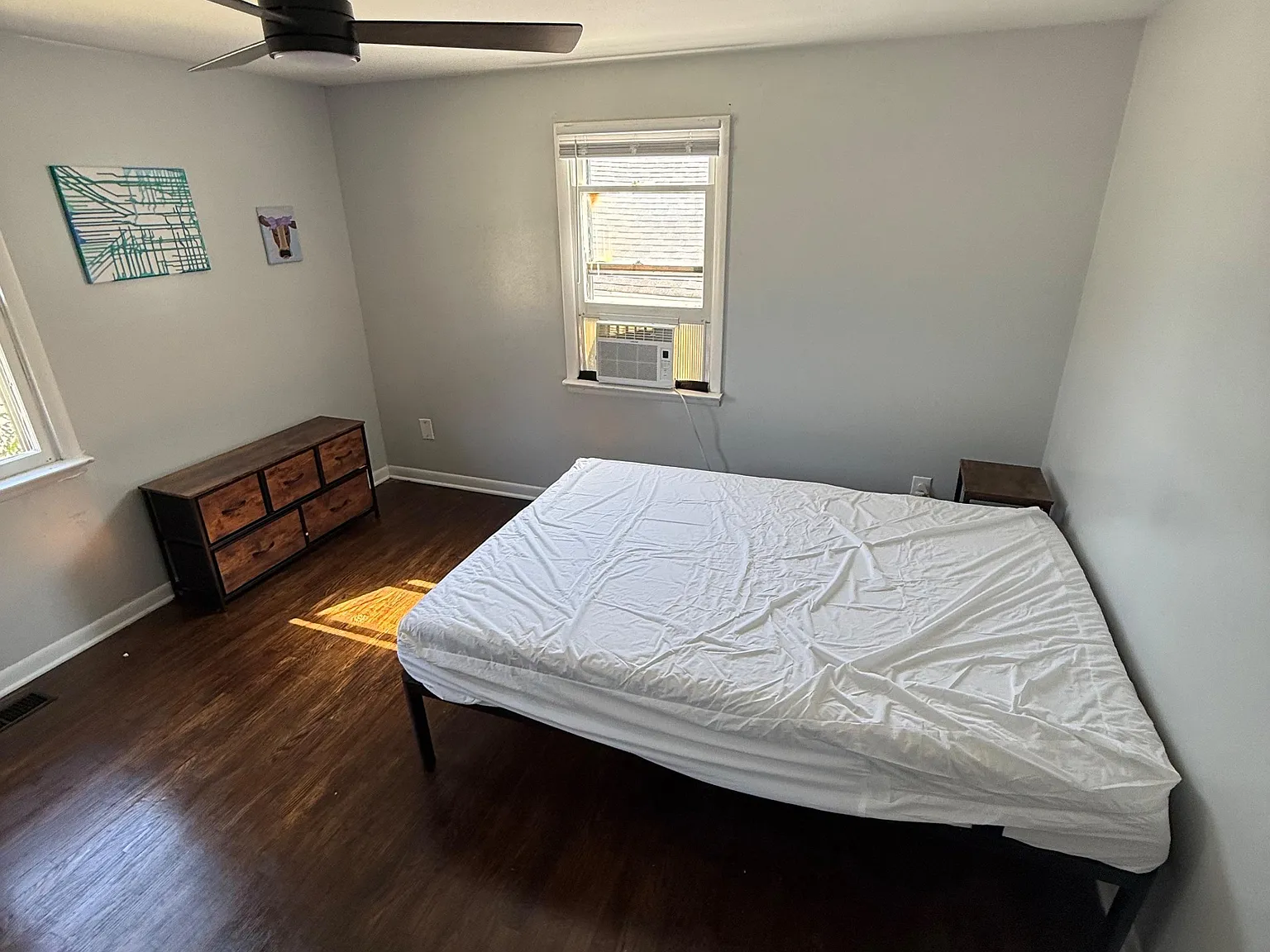 4 bed, 3.0 bath, 2800 sqft, $797 — Photo 2