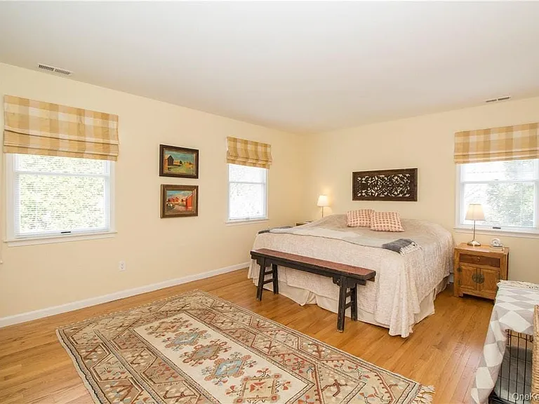 4 Dalphin Dr — Photo 17