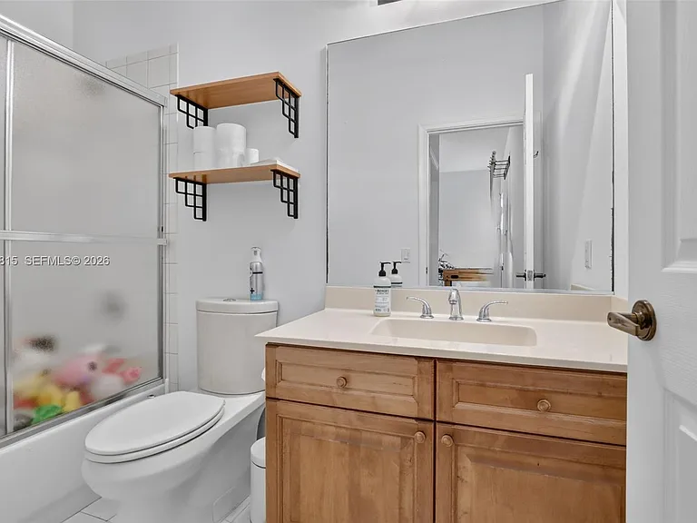 981 Waterside Cir — Photo 40