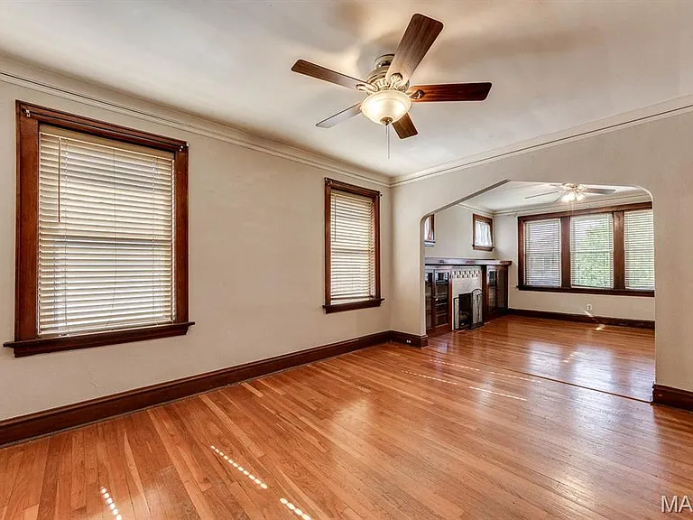 5058 Winona Ave — Photo 12