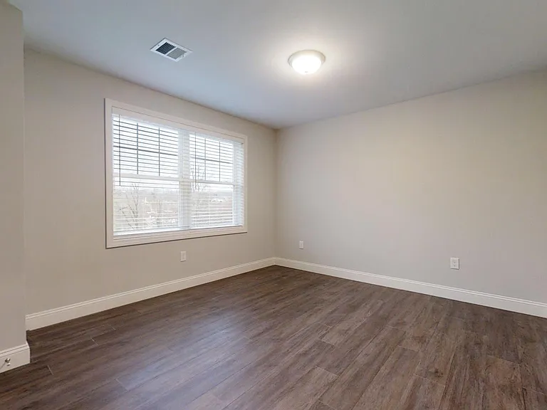 83 Pulaski St — Photo 9
